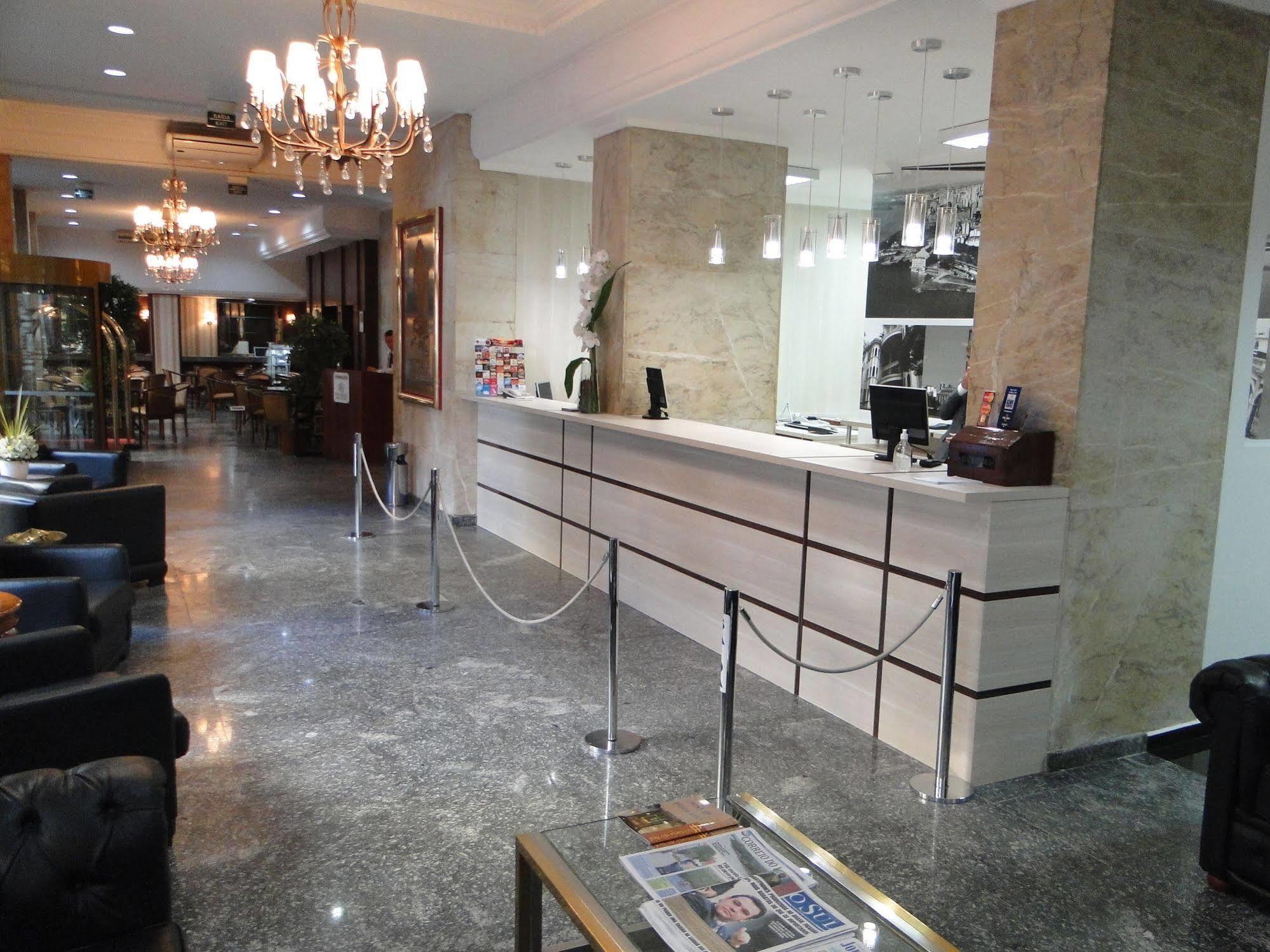 City Hotel Porto Alegre Exterior foto